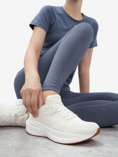 Лот: 24287708. Фото: 1. Кроссовки женские Saucony Triumph... Кеды, кроссовки, слипоны