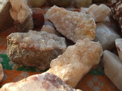 Лот: 2945942. Фото: 1. Кальцит минерал. кристаллики... Минералы и окаменелости
