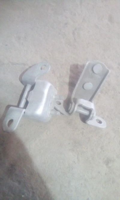 Лот: 11487603. Фото: 1. Toyota Vitz I (P10) шарниры задней... Кузов