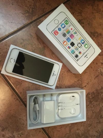 Лот: 6293071. Фото: 1. iPhone 5s 16gb gold. Смартфоны