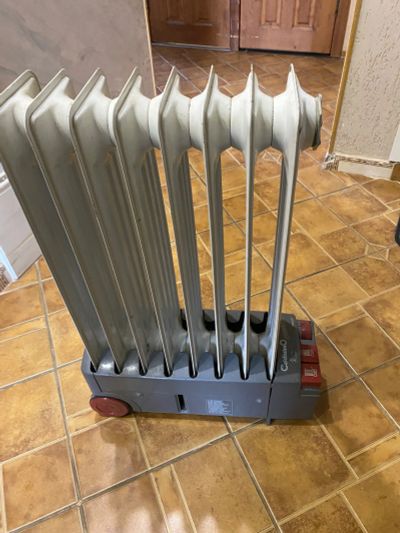 Лот: 24581376. Фото: 1. Обогреватель масляный delonghi. Обогреватели бытовые