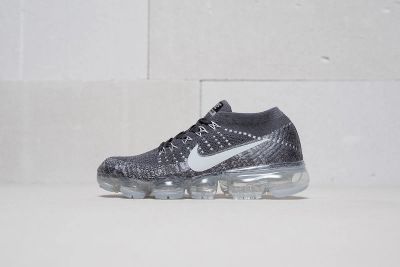 Лот: 11618330. Фото: 1. Кроссовки Nike Air VaporMax Flyknit. Кеды, кроссовки, слипоны