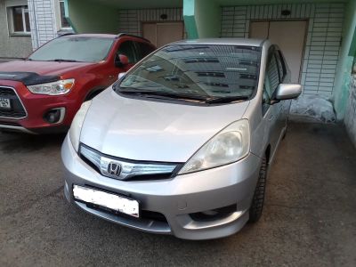 Лот: 24554271. Фото: 1. Honda Fit Shuttle 1.3 CVT, 2012... Автомобили