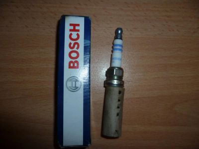Лот: 7917110. Фото: 1. Свеча зажигания Bosch VR8SC... Двигатель и элементы двигателя
