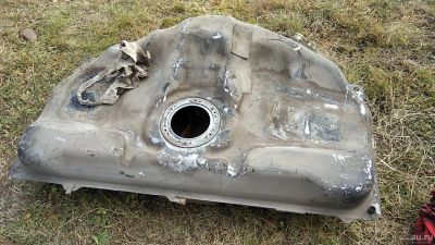 Лот: 18142036. Фото: 1. Бензобак nissan sunny fb15. Топливная система