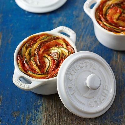 Лот: 24940417. Фото: 1. Мини-кокот Staub La Cocotte, слоновая... Формы для запекания, выпечки