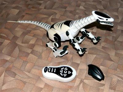 Лот: 2369769. Фото: 1. Робот динозавр - Roboreptile... Машины и техника