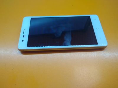 Лот: 15651812. Фото: 1. Б\У смартфон Bright & Quick BQ-5001L... Смартфоны