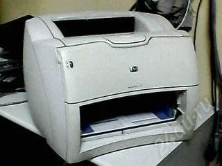 Лот: 1471832. Фото: 1. Принтер HP LaserJet 1300 с картриджем... Лазерные принтеры