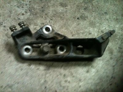 Лот: 4507768. Фото: 1. toyota vitz 1sz-fe кронштейн акпп. Трансмиссия