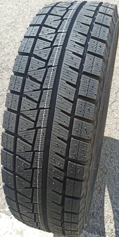 Лот: 11952867. Фото: 1. Bridgestone Blizzak Revo GZ 175... Шины