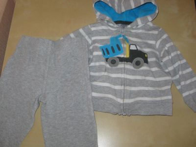 Лот: 3958955. Фото: 1. Продам спортивный костюм Carters. Костюмы, пиджаки, комбинезоны
