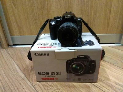 Лот: 13368339. Фото: 1. Зеркальный фотоаппарат Canon EOS... Цифровые зеркальные