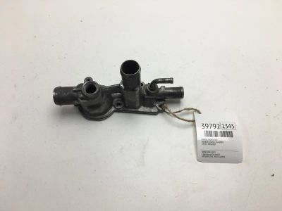 Лот: 20389463. Фото: 1. Корпус термостата Honda Fit 2001... Двигатель и элементы двигателя