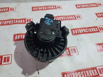 Лот: 20897635. Фото: 1. Моторчик печки Toyota Ractis NSP120... Двигатель и элементы двигателя