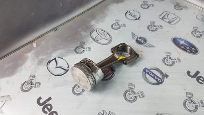 Лот: 23688770. Фото: 1. Поршень с шатуном Citroen C4 TU5JP4... Двигатель и элементы двигателя