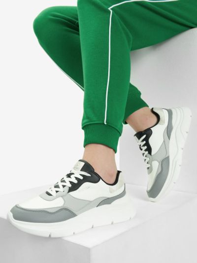Лот: 22455354. Фото: 1. Кроссовки женские Demix Serena... Другое (одежда, обувь, галантерея)