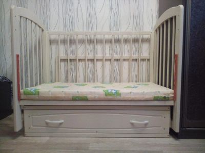 Лот: 9560815. Фото: 1. детская кроватка-маятник с матрацом. Другое (детский транспорт)