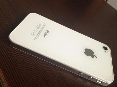 Лот: 2236133. Фото: 1. iPhone 4s/32/white SIM FREE. Смартфоны