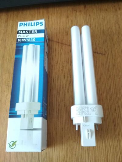 Лот: 11868484. Фото: 1. Лампа Philips PC-L 2P 18W830. Другое освещение