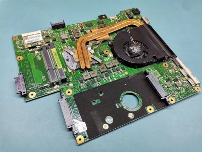 Лот: 20768578. Фото: 1. Материнская плата ноутбука dns... Материнские платы