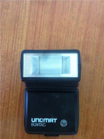 Лот: 7505946. Фото: 1. Продаётся дама в годах, но всё... Вспышки, осветители, рассеиватели