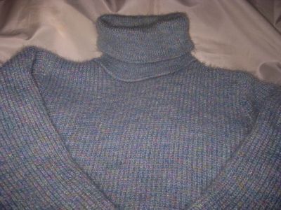 Лот: 18578219. Фото: 1. Мягкий свитер серо/голубого цвета... Свитеры, толстовки