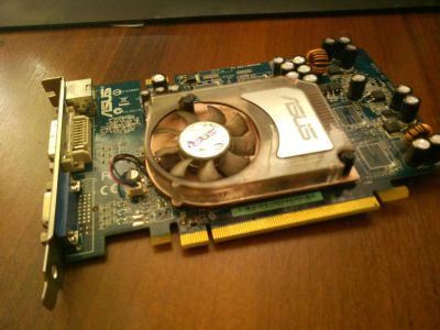 Лот: 5481356. Фото: 1. Видеокарта GeForce 6600 на PCI-E... Видеокарты