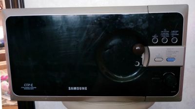Лот: 11871098. Фото: 1. Микроволновая печь Samsung. Микроволновки, мини-печи