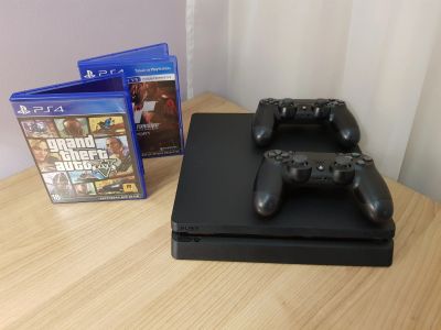 Лот: 15479968. Фото: 1. PlayStation 4 Slim 1Tb 2 гемпада... Игровые приставки, консоли