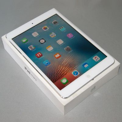 Лот: 6405934. Фото: 1. Планшет Apple iPad mini 16 ГБ... Планшеты