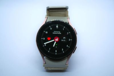 Лот: 25943270. Фото: 1. Samsung Galaxy Watch 4 42mm. Смарт-часы, фитнес-браслеты, аксессуары