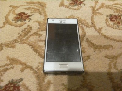 Лот: 10173774. Фото: 1. Простой рабочий смартфон LG-E612. Смартфоны