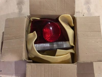 Лот: 25522157. Фото: 1. Фонарь Volkswagen Touareg задний. Оптика и освещение