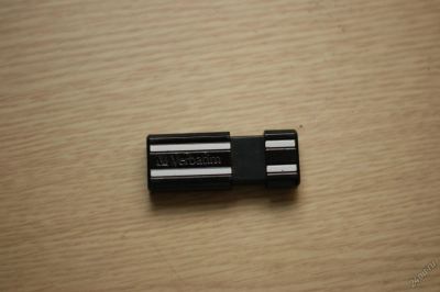 Лот: 5931683. Фото: 1. Флешка на 4гб 2. USB-флеш карты