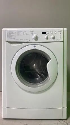 Лот: 21012633. Фото: 1. стиральная машина Indesit бу код... Стиральные машины