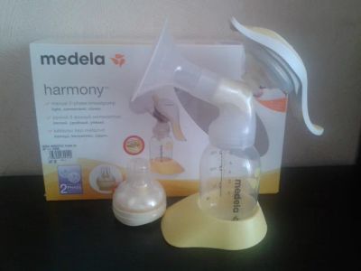 Лот: 4110146. Фото: 1. Молокоотсос medela harmony. Всё для кормления