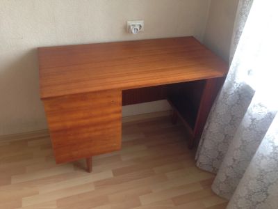 Лот: 11874850. Фото: 1. стол письменный. Компьютерные и письменные столы