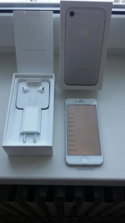 Лот: 11188777. Фото: 1. iPhone 7. Кнопочные мобильные телефоны