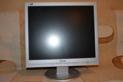 Лот: 3072900. Фото: 1. Монитор Philips. ЖК-мониторы