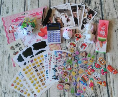 Лот: 11968201. Фото: 1. Набор канцелярии (наклейки, открытки... Другое (канцелярские и офисные товары)