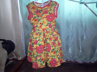Лот: 7512843. Фото: 1. платье с цветочками. Платья, сарафаны