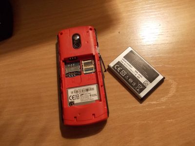 Лот: 14585264. Фото: 1. Сотовый тел. Samsung Gt-E212B... Кнопочные мобильные телефоны