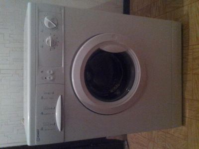 Лот: 3349220. Фото: 1. Стирательная машинка Indesit WG421. Стиральные машины