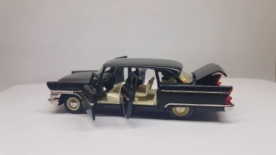 Лот: 16275369. Фото: 1. Газ-13 "Чайка" сделано в СССР... Автомоделизм