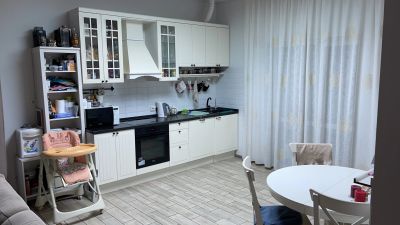 Лот: 18301521. Фото: 1. Кухонный гарнитур бу с встроенной... Кухонные гарнитуры