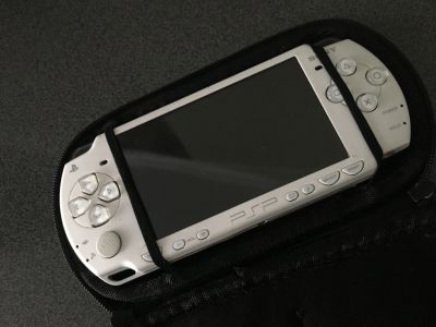 Лот: 12190311. Фото: 1. PSP с рубля!. Игровые приставки, консоли