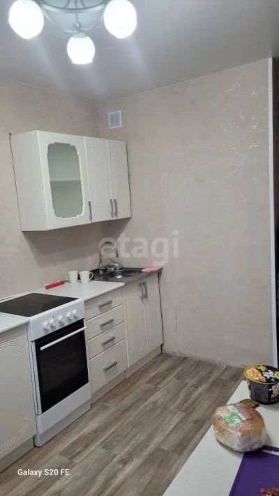 Лот: 22199572. Фото: 1. Продам 1-комн. кв. 40 кв.м. Сосновоборск... Квартиры, студии