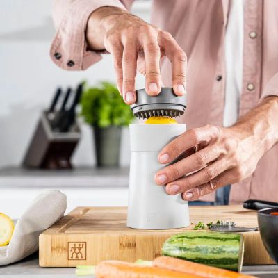 Лот: 24940116. Фото: 1. Терка спиральная Zwilling Z-Cut. Кухонные аксессуары