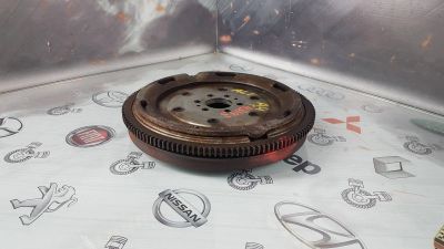 Лот: 23586257. Фото: 1. Маховик Audi A4 ALT 058105317F. Двигатель и элементы двигателя